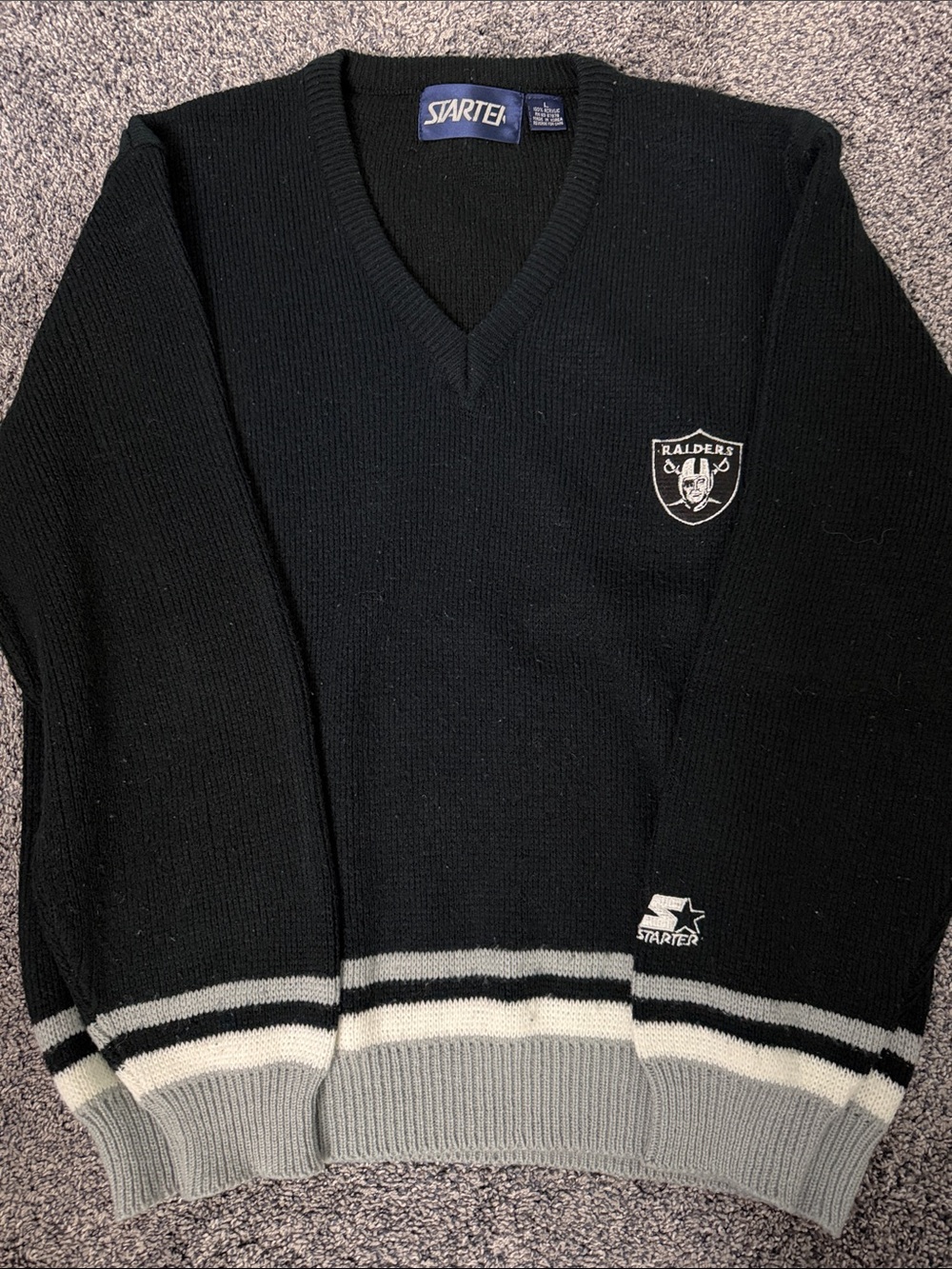 Vintage 90’s Los Angeles Raiders STARTER Black V-Neck Sweater - Large